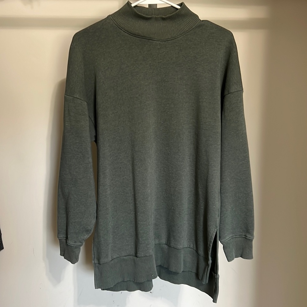 Oversized American Eagle green sweatshirt. Xs.